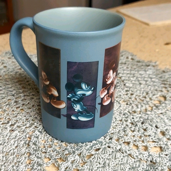 MICKEY Mug Authentic